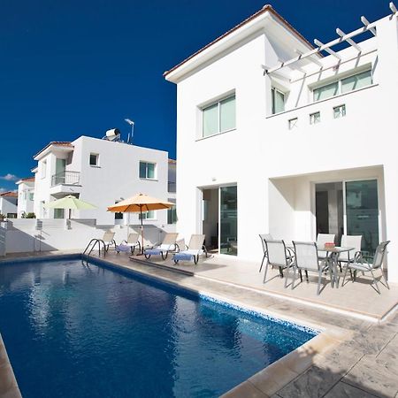 Avra Villas Paralimni Esterno foto