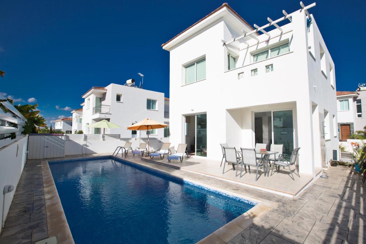 Avra Villas Paralimni Esterno foto