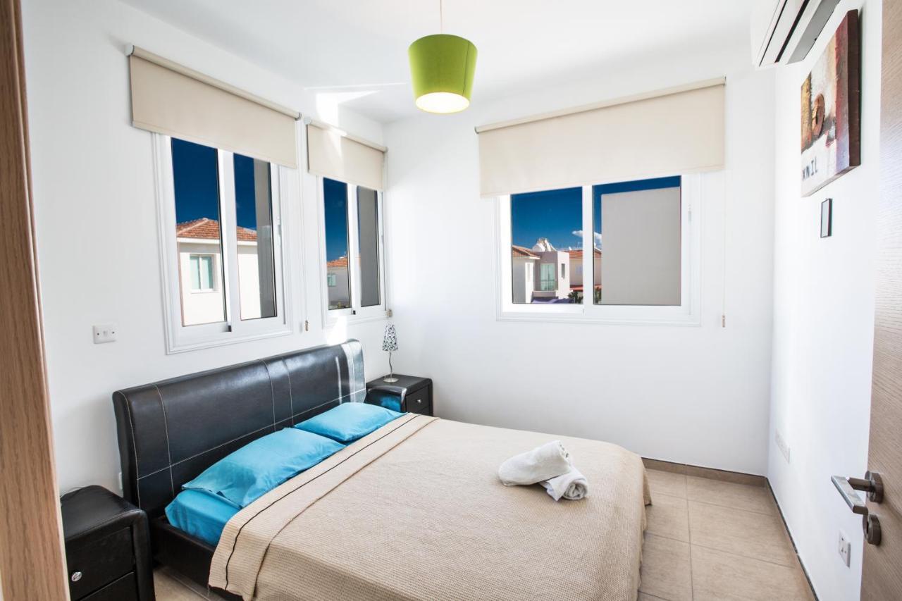 Avra Villas Paralimni Esterno foto